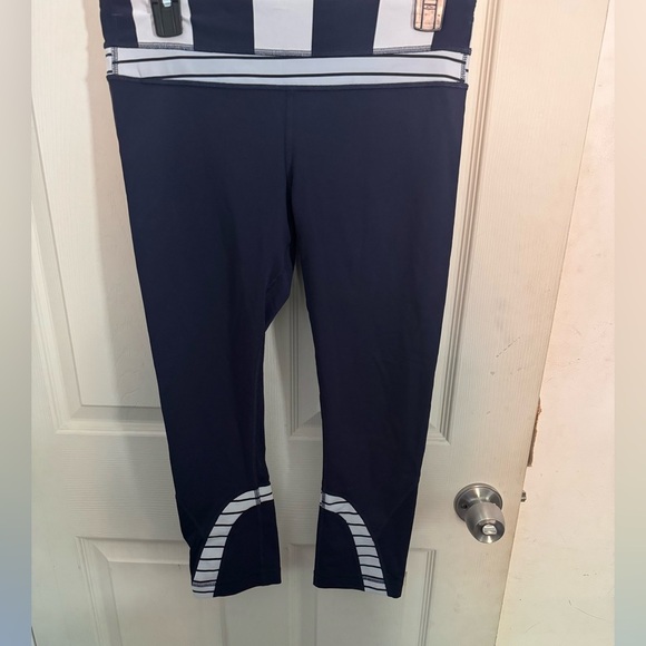 Lululemon Run: Inspire Crop II Deep Indigo / Wide Bold Stripe White Deep Indigo - Picture 2 of 13